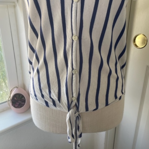 Charlotte Russe | Blue & Cream Striped Lace Back Tie-Front Top – Size XS - Picture 4 of 10